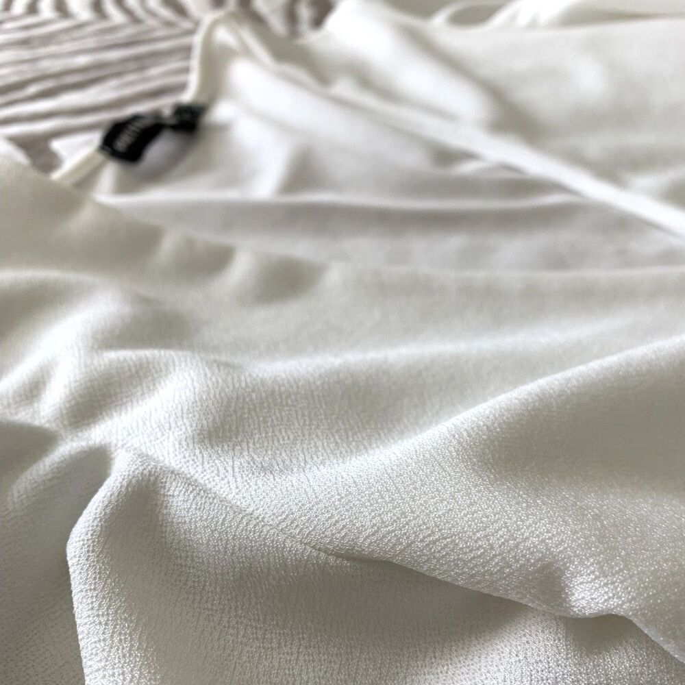 PrettyLittleThing White Ruched Crop Top with Adjustable Drawstring - Picture 6 of 9
